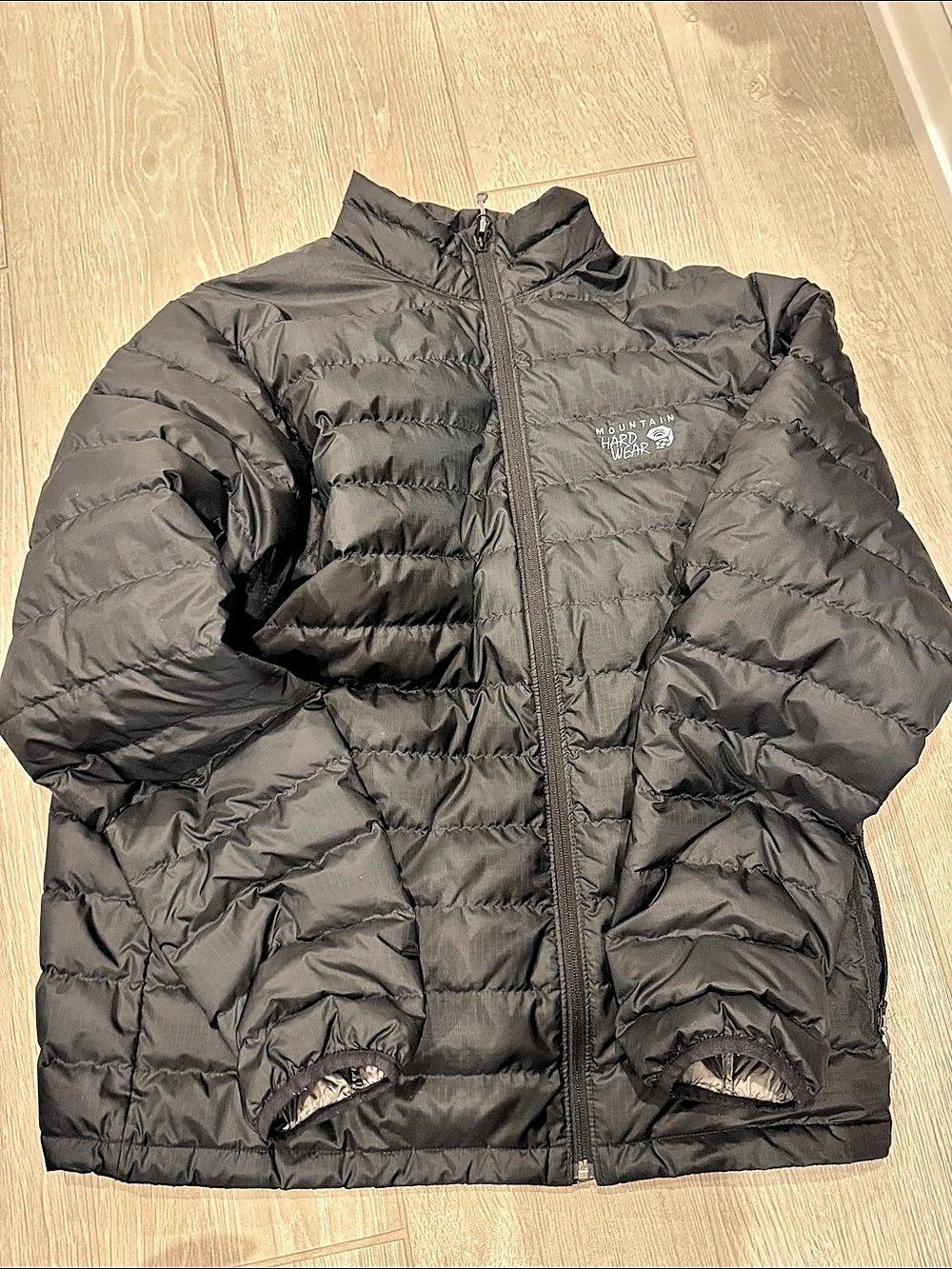 Mountain Hardwear Black Puffer Jacket Like New